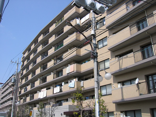 ベルシャトウ府中是政の外観