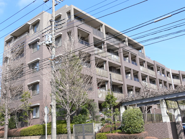 東急ドエルフォンテーヌブロー青葉台Ｄ棟の外観