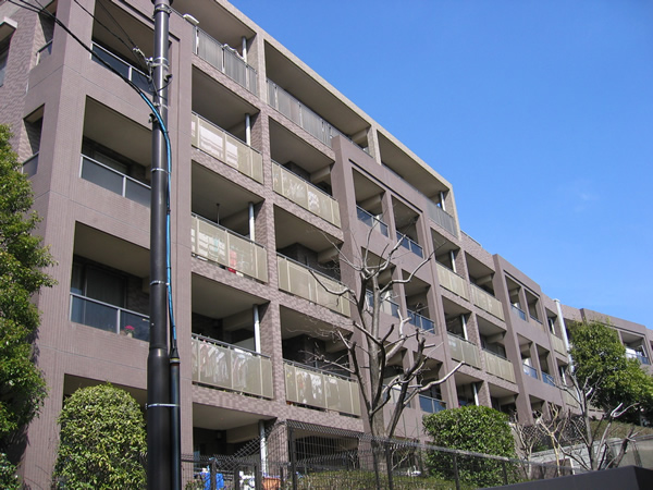 東急ドエルフォンテーヌブロー青葉台Ｂ棟の外観