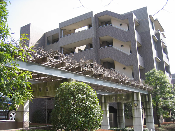 東急ドエルフォンテーヌブロー青葉台Ｂ棟の外観