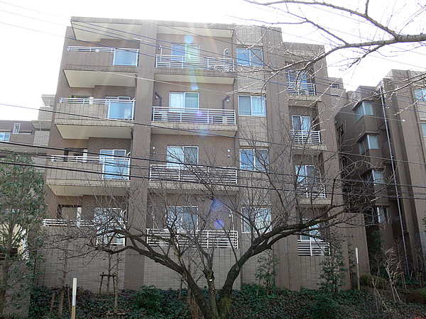 グランディスタ青葉台の外観