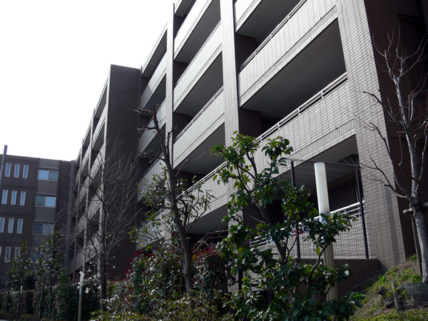 グランディスタ青葉台の外観