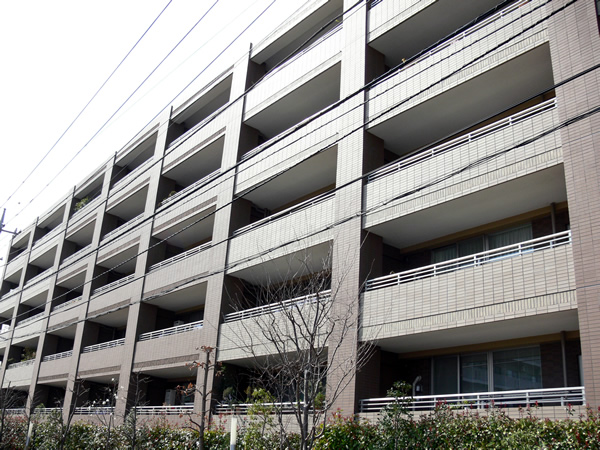 グランディスタ青葉台の外観