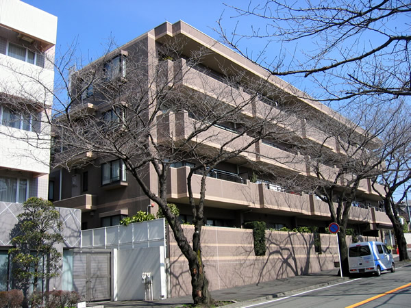 青葉台ヒルズの外観