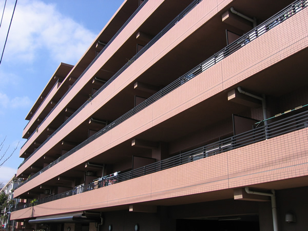 コスモフェスタ青葉台の外観