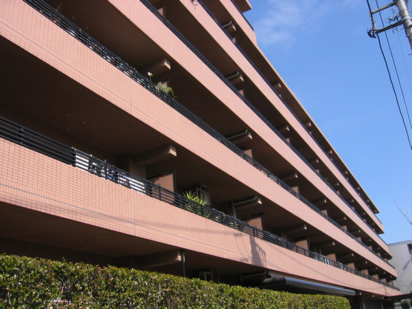 コスモフェスタ青葉台の外観