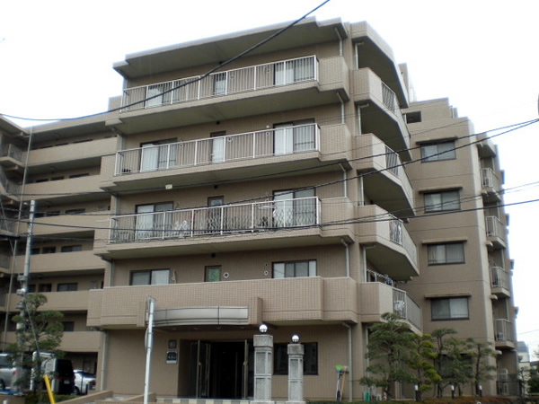 エクステ大倉山A棟の外観