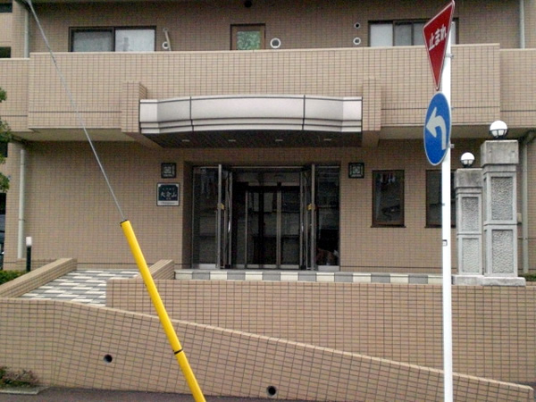 エクステ大倉山A棟の外観