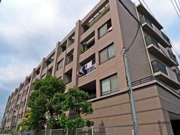 サーパス大和の外観