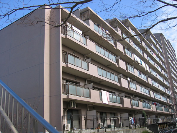 ヒルトップコートきらめきの街6番館の外観