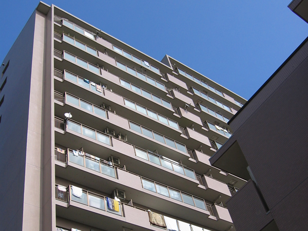 ヒルトップコートきらめきの街4番館の外観