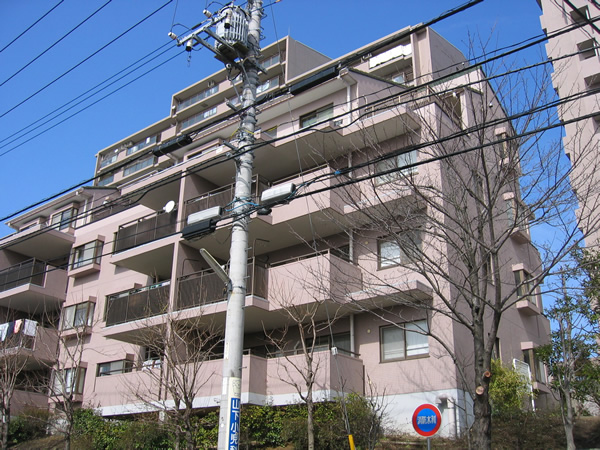 ヒルトップコートきらめきの街3番館の外観