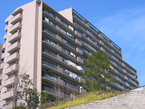 ヒルトップコートきらめきの街1番館の外観