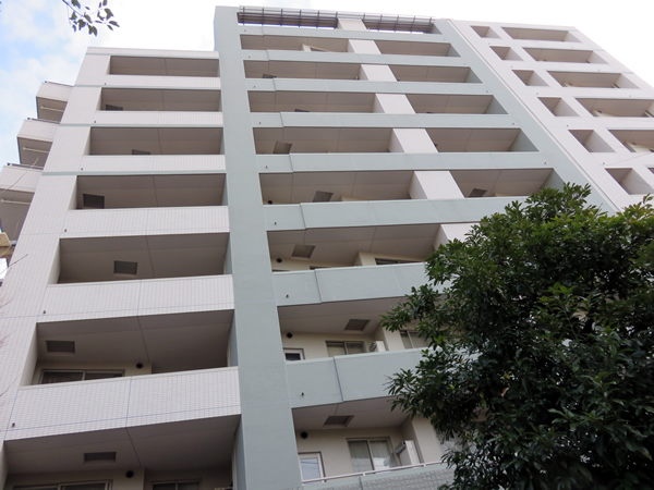 イオシスガーデンの外観