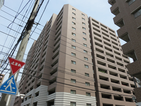 アデニウム新横浜の外観