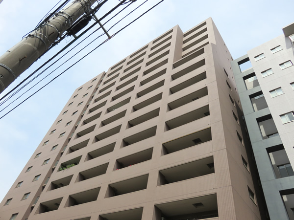 アデニウム新横浜の外観