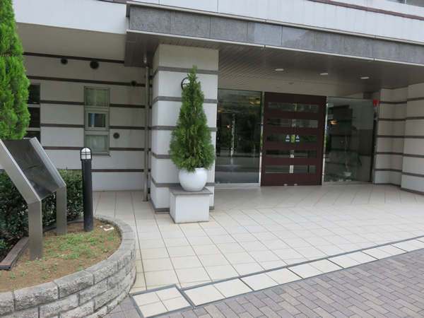 アデニウム新横浜の外観