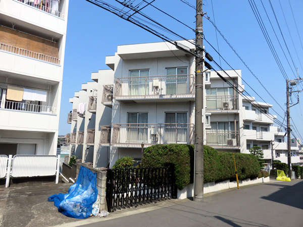 陽輪台青葉台の外観