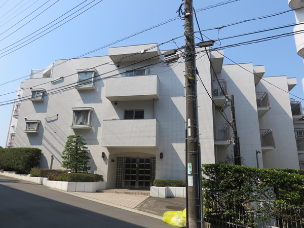 陽輪台青葉台の外観