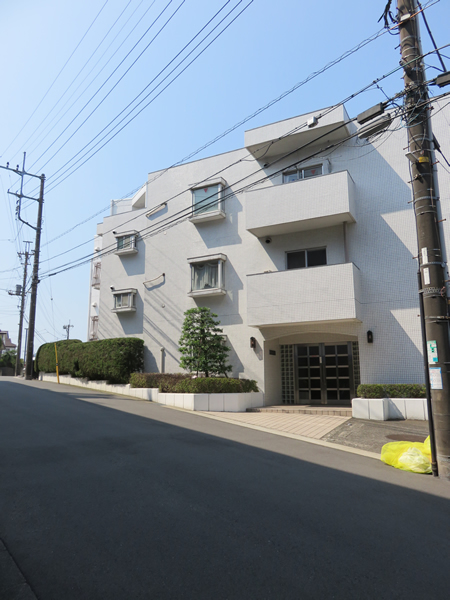 陽輪台青葉台の外観