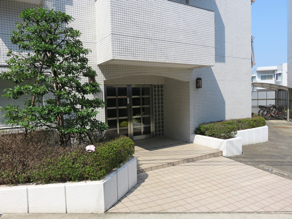 陽輪台青葉台の外観