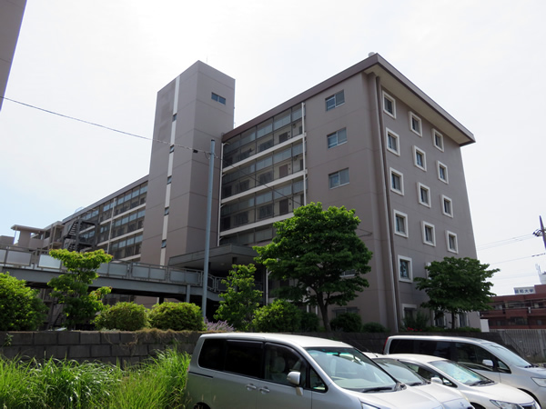 藤が丘パークハウスB棟の外観