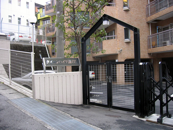 クイーンハイツ溝の口の外観