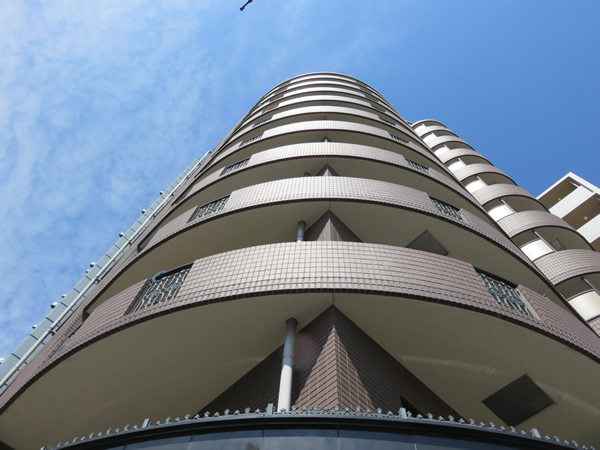 グリフィン新横浜8番館の外観