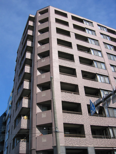 クレッセント新横浜の外観