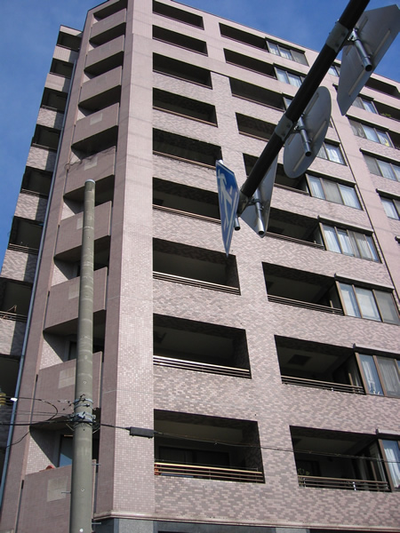 クレッセント新横浜の外観