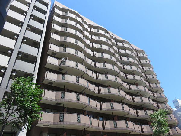 グリフィン新横浜6番館の外観