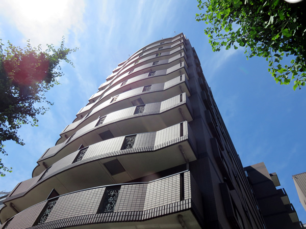 グリフィン新横浜6番館の外観