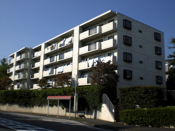 東急ドエルあざみ野カスタニアの外観