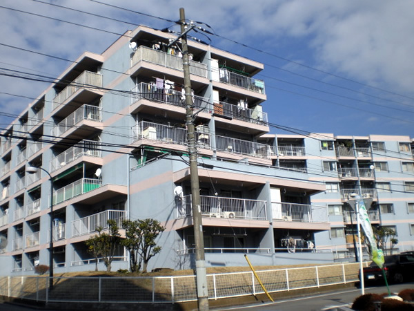 ライオンズマンション青葉台の外観