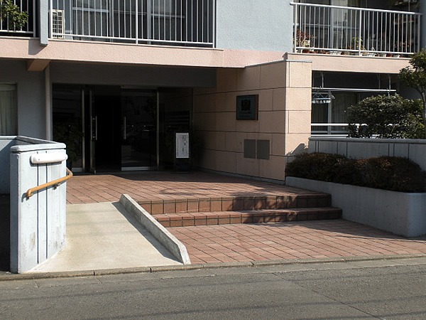 ライオンズマンション青葉台の外観