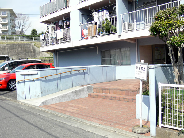 ライオンズマンション青葉台の外観