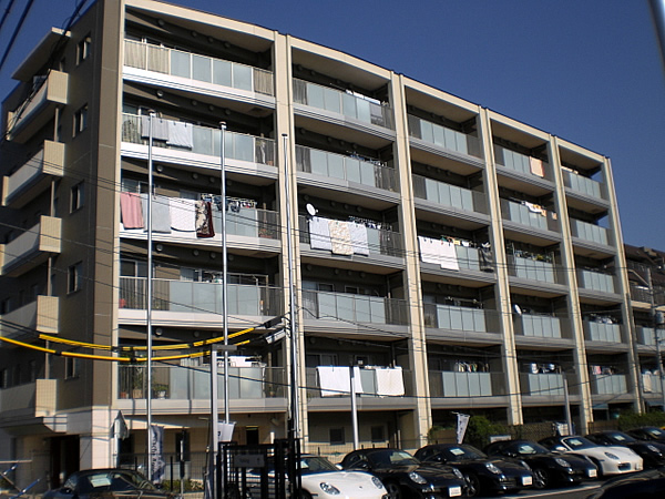 ミオカステーロあざみ野2の外観