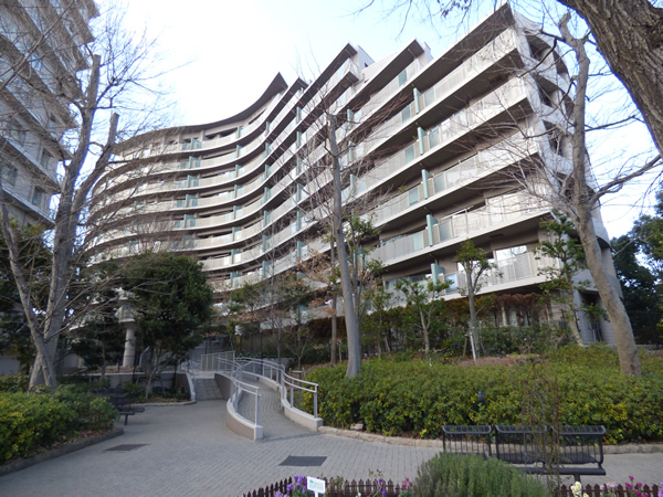 セパルレ中央林間６番館の外観