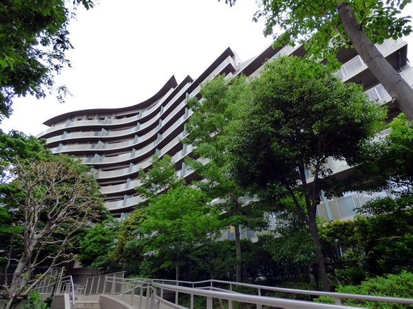 セパルレ中央林間６番館の外観