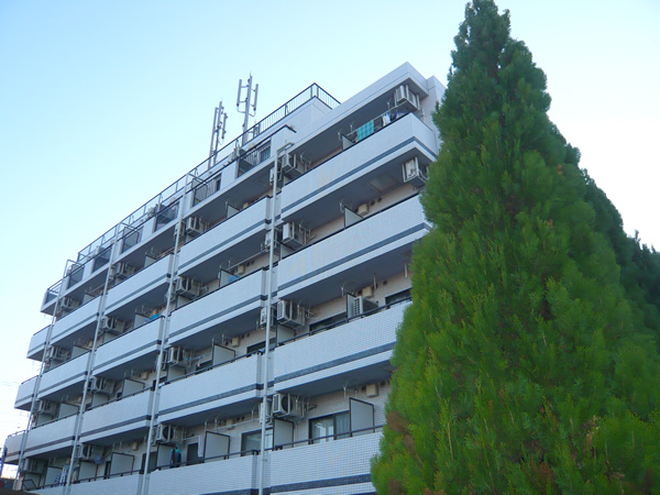 日神パレス鶴間の外観