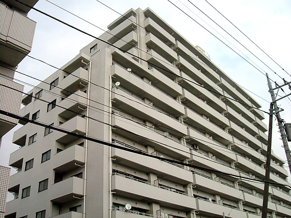 ローヤルシティ鴨居1番館の外観