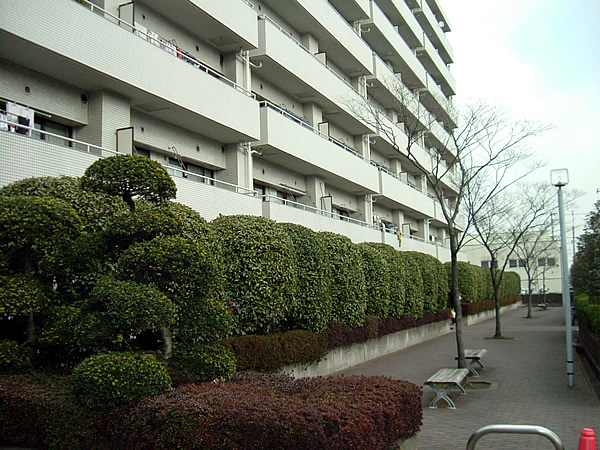 ローヤルシティ鴨居1番館の外観