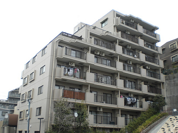 ライオンズマンション横浜鴨居の外観