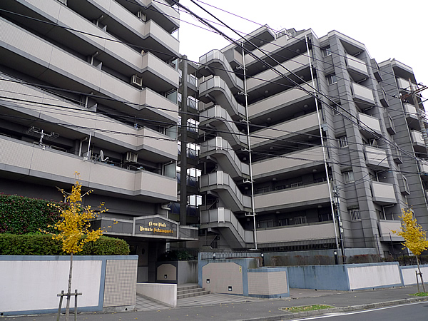 ライオンズヴィアーレ大和桜ヶ丘の外観