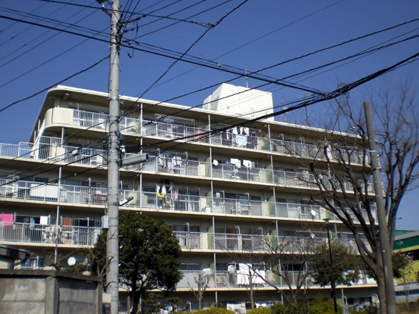 マンハイム中山の外観