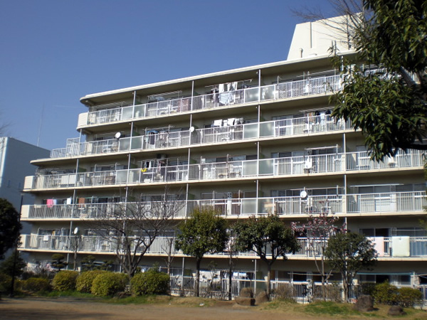 マンハイム中山の外観