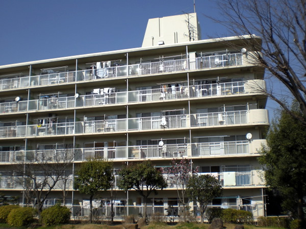 マンハイム中山の外観