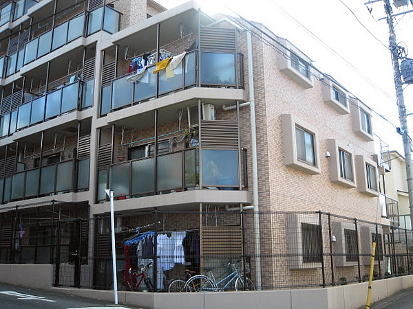 フローレンスパレス長津田の外観