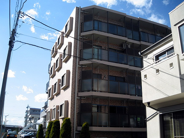 フローレンスパレス長津田の外観