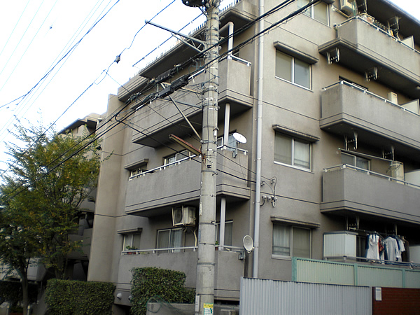 サングレイス鴨居の外観